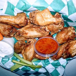 Flanagan's Pub - Delicious Wings!