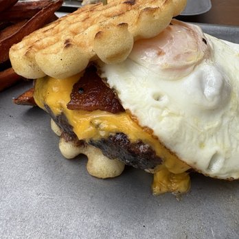 93 Octane - Breakfast Burger - Breweries Near Me - Elmhurst, Illinois