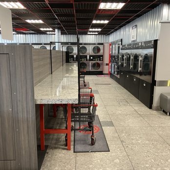 O-Town Laundry Hut - Counter Space for Folding - Laundromat Near Me - Layton, Utah