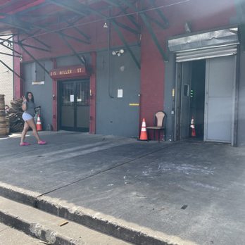 Crab Palace - Entrance - Seafood Markets Near Me - Newark, New Jersey