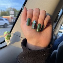 LP Nails - Emerald green acrylic