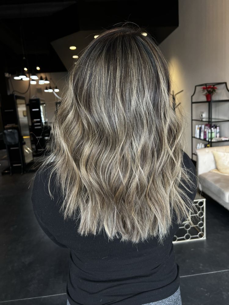 Hannah Does Hair Logo