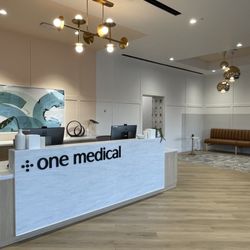 One Medical Primary Care Clinic - Addison Prestonwood Place - One Medical: Addison Prestonwood Place interior right