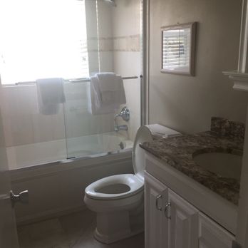 Island House Beach Resort - Villa 3 - guest bathroom. - Resorts Near Me - Sarasota, Florida Island House Beach Resort - Villa 3 - guest bathroom. - Resorts Near Me - Sarasota, Florida