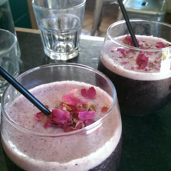 Bayleaf Cafe - you must try this smoothie - Coffee & Tea Near Me - Byron Bay, NSW