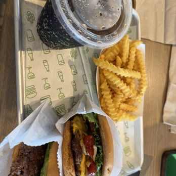 Shake Shack Concord Mills - Avocado burger with fries - Fast Food Near Me - Concord, North Carolina