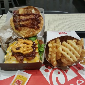 Chick-fil-A - Smokehouse BBQ Bacon Burger, absolutely DELICIOUS! - Fast Food Near Me - Pittsburgh, Pennsylvania Chick-fil-A - Smokehouse BBQ Bacon Burger, absolutely DELICIOUS! - Fast Food Near Me - Pittsburgh, Pennsylvania