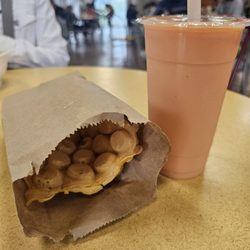 Papaya smoothie and egg waffle