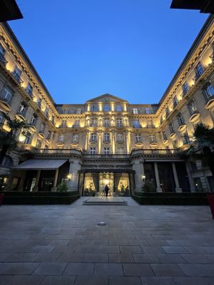 Steigenberger Frankfurter Hof by null