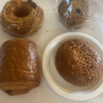 Paris Baguette - Coffee Croissant Donut, Vegan Blueberry Muffin, Pain au Chocolat, Curry Croquette - Bakeries Near Me - Phoenix, Arizona