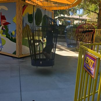 Six Flags Magic Mountain - Fun ride - Amusement Parks Near Me - Valencia, California
