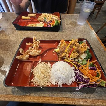 Cafe de Bangkok - Gilbert - Love their Lunch Combos! - Thai Near Me - Gilbert, Arizona