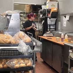 Capriotti's Sandwich Shop - Making my sandwich