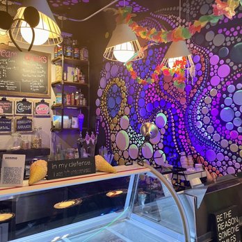 Lix Uptown Ice Cream - Ice Cream & Frozen Yogurt Near Me - Phoenix, Arizona