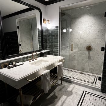 Hotel 1928 - Spacious bath - Hotels Near Me - Waco, Texas Hotel 1928 - Spacious bath - Hotels Near Me - Waco, Texas