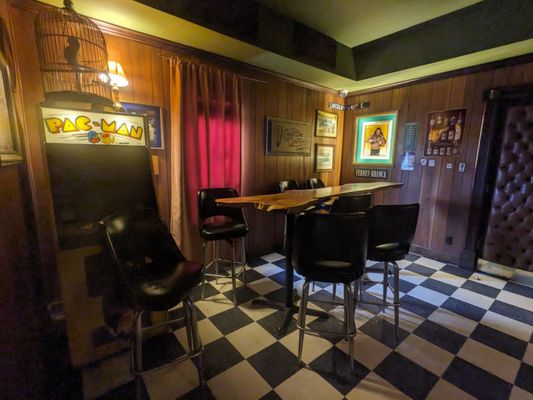 Lone Wolf Lounge by null