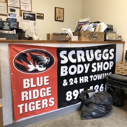 Scruggs Body Shop - Front desk Scruggs waiting room,