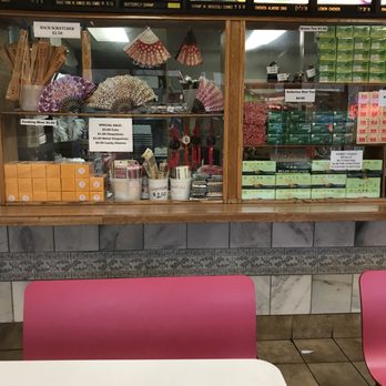 China Mountain I - a table with a cupcake on it - Chinese Near Me - Cleveland, Ohio China Mountain I - a table with a cupcake on it - Chinese Near Me - Cleveland, Ohio