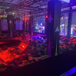 Fly Trampoline Park