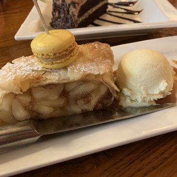 The Berghoff Restaurant - Bars Near Me - Chicago, Illinois
