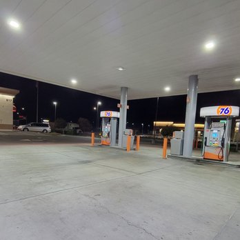 76 - Big spacious islands - Gas Stations Near Me - Vacaville, California