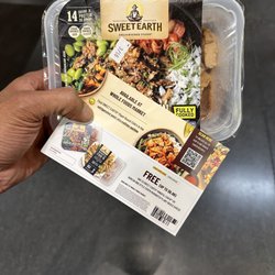 Whole Foods Market - Sweet earth plant based chicken