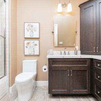 Eagle Peak Builders - Hall Bath - Double Vanity on a corner - General Contractors Near Me