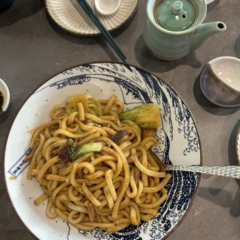 Tasty Moment - Sautéed pork udon - Shanghainese Near Me - Edison, New Jersey Tasty Moment - Sautéed pork udon - Shanghainese Near Me - Edison, New Jersey