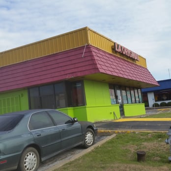 Taqueria La Original - a car parked in front of a taqueria - Mexican Near Me - Arlington, Texas Taqueria La Original - a car parked in front of a taqueria - Mexican Near Me - Arlington, Texas