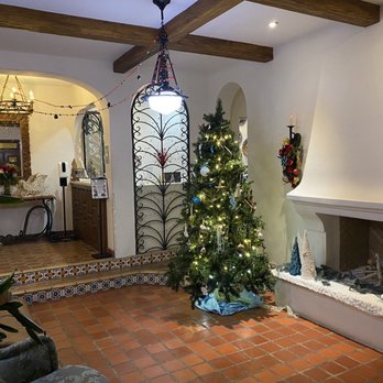 The Eagle Inn - Lobby during Christmas season. - Hotels Near Me - Santa Barbara, California