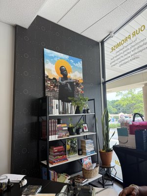 Bright Black. by null