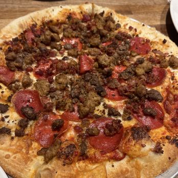 Yard House - Pizza - New American Near Me - Riverside, California