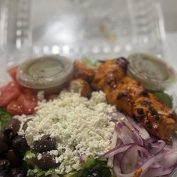 Salad with chicken kabobs Salad with chicken kabobs