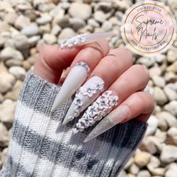 Supreme Nails