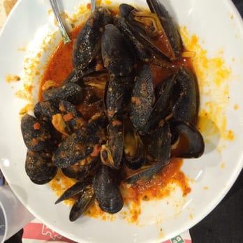 Randazzo's Clam Bar - Delish - Seafood Near Me - Brooklyn, New York Randazzo's Clam Bar - Delish - Seafood Near Me - Brooklyn, New York