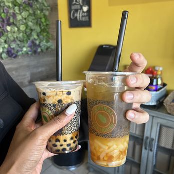 Central Tea House - Brown sugar milk tea and beach bum fruit tea - Bubble Tea Near Me - Charlotte, North Carolina