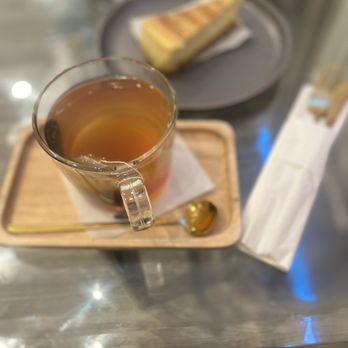 Sweeteria - Hot honey tea and crème brûlée cheesecake - Desserts Near Me - Silver Spring, Maryland