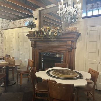 La Belle Vie Cafe - Inside - Coffee & Tea Near Me - Saint Charles, Missouri