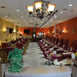 Ellisville Nails - Beautifully remodeled, clean, European-style spa for a luxurious salon experience.