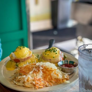 Martha's - Eggs Benedict California - American Near Me - Hermosa Beach, California Martha's - Eggs Benedict California - American Near Me - Hermosa Beach, California