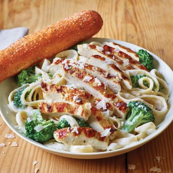 Applebee's Grill + Bar - Classic Broccoli Chicken Alfredo - American Near Me - Richmond, Virginia Applebee's Grill + Bar - Classic Broccoli Chicken Alfredo - American Near Me - Richmond, Virginia