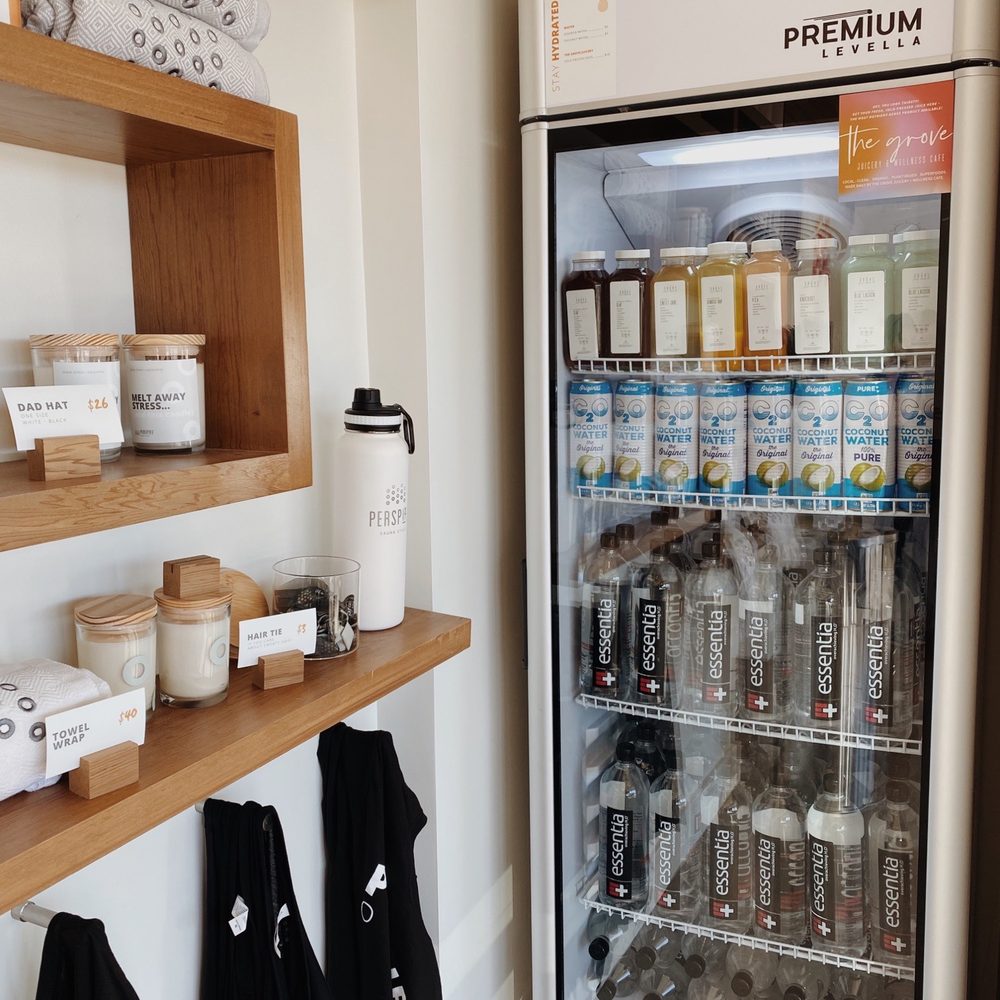Inside : So many goodies to purchase (including grove fresh pressed juice) Inside : So many goodies to purchase (including grove fresh pressed juice)