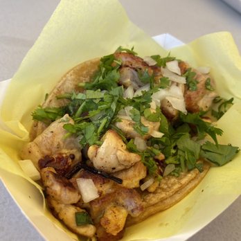 Mariscos La Morena - Mini chicken taco - Food Trucks Near Me - San Diego, California Mariscos La Morena - Mini chicken taco - Food Trucks Near Me - San Diego, California
