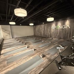 Spenga - Waukee - Yoga space. Always clean and plenty of room to stretch out!