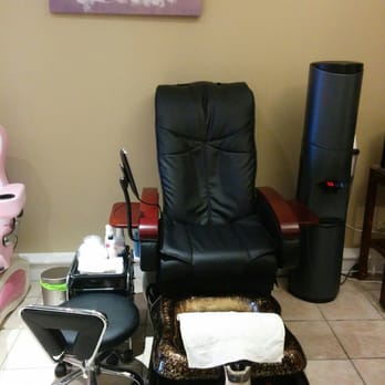 ID Luxury Med Spa - Adult pedicure chair - Medical Spas Near Me - Mississauga, Ontario ID Luxury Med Spa - Adult pedicure chair - Medical Spas Near Me - Mississauga, Ontario