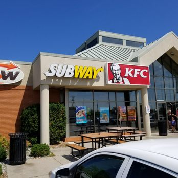 A&W - Entrance to food hall - Fast Food Near Me - Beamsville, Ontario