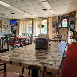 Up Town BBQ - Comfortable, clean, family friendly environment. Great music!