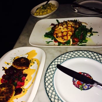 Mua - Crab cakes, salmon, and non cheese mac n cheese - Bars Near Me - Oakland, California