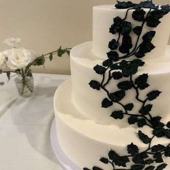 Craig's Cake Shop - Bakeries Near Me - Verona, Wisconsin