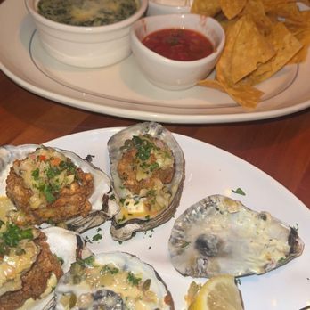 Houston's Restaurant - American Near Me - Pompano Beach, Florida